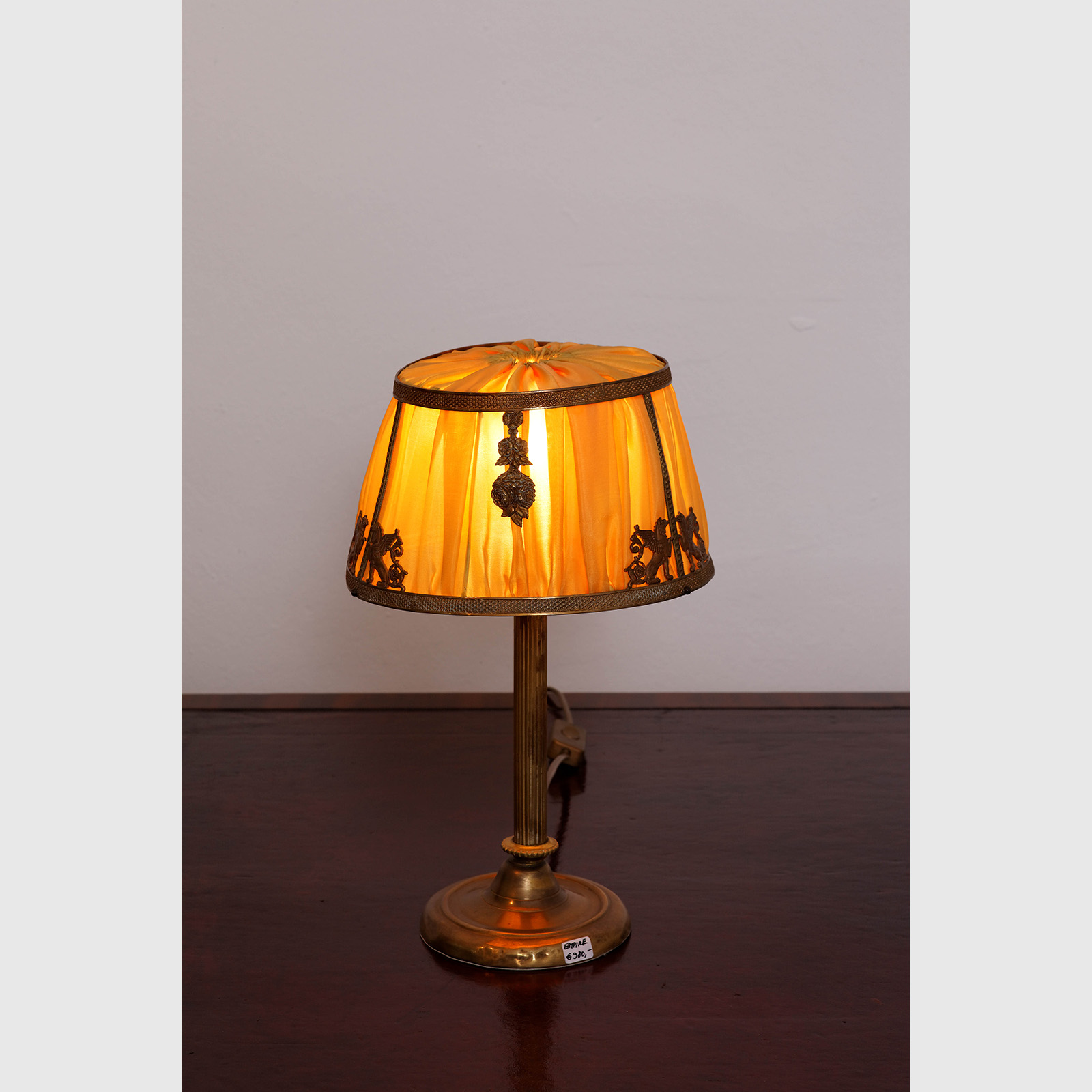 Kleine Lampe im Empirestil